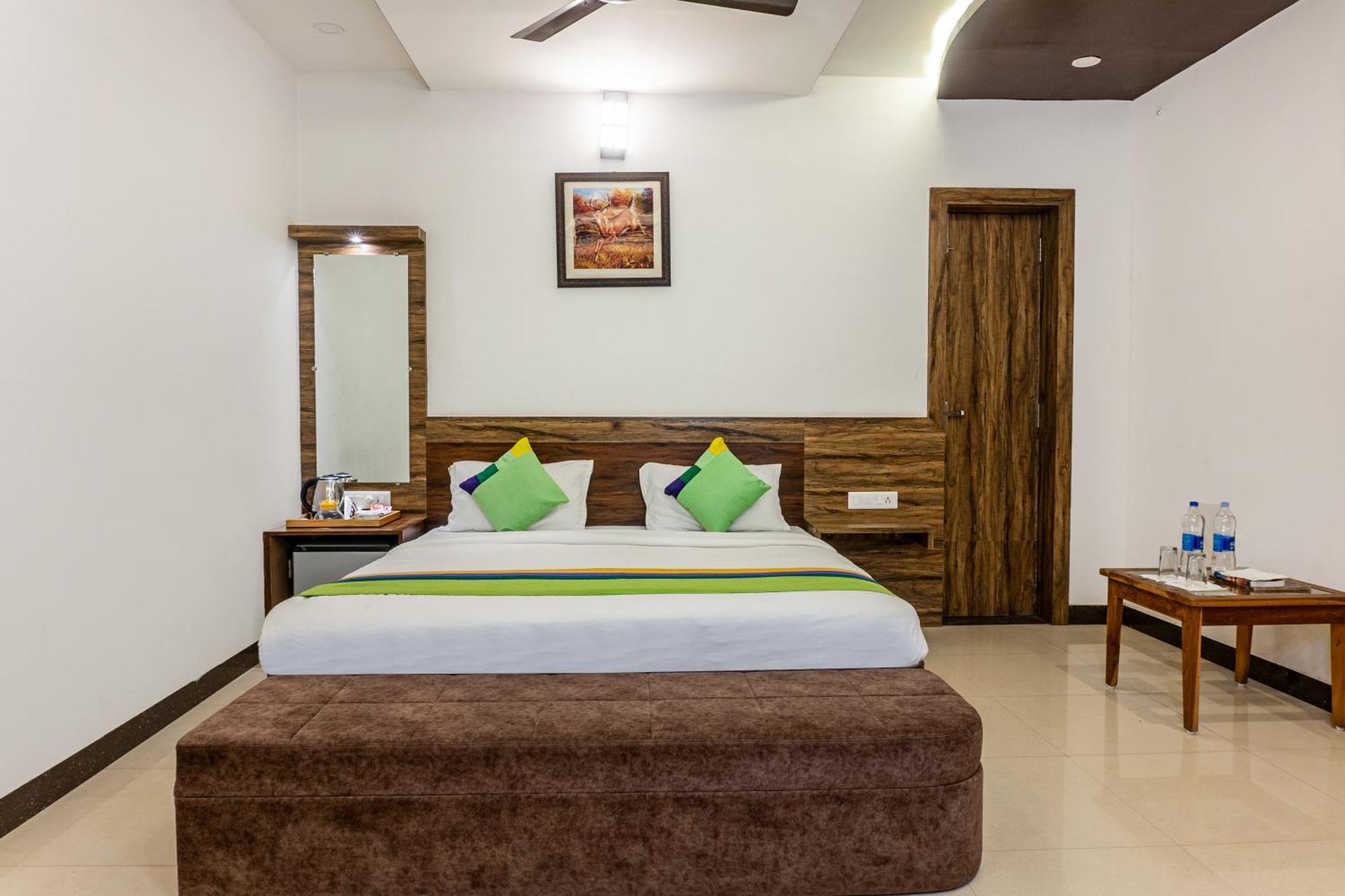 Treebo Spirit Residency Hotel Udaipur Exterior photo